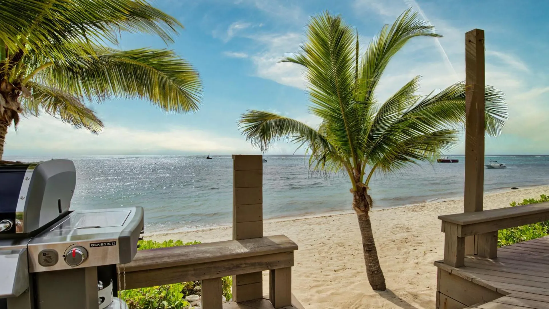 Vila Incredible Beach Front Villa! George Town